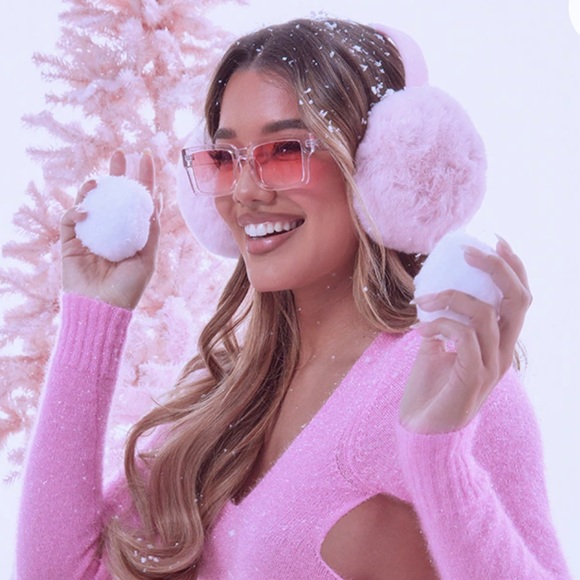 Accessories - 🦄Pink Faux Fur Ear Muffs🦄